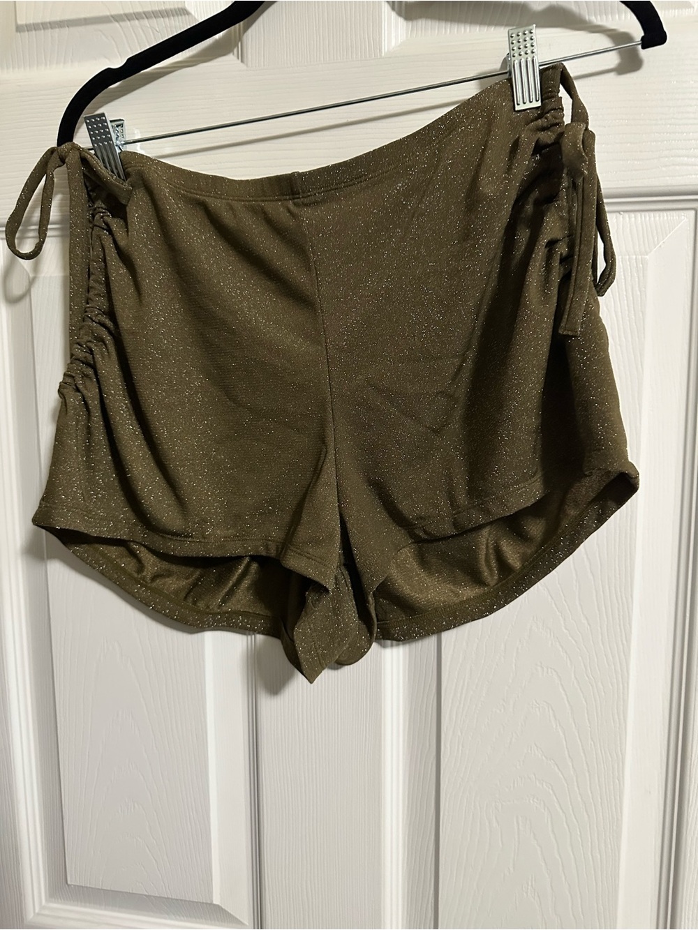 Savage X Fenty Olive Green Lace-Up Long Sleeve Crop Top & Shorts Set - Picture 8 of 12